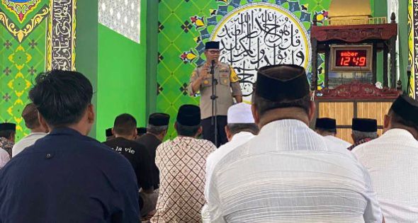 Lewat Program Jumat Curhat, Kapolresta Mamuju Berikan Himbauan dan Dengar Keluhan Masyarakat