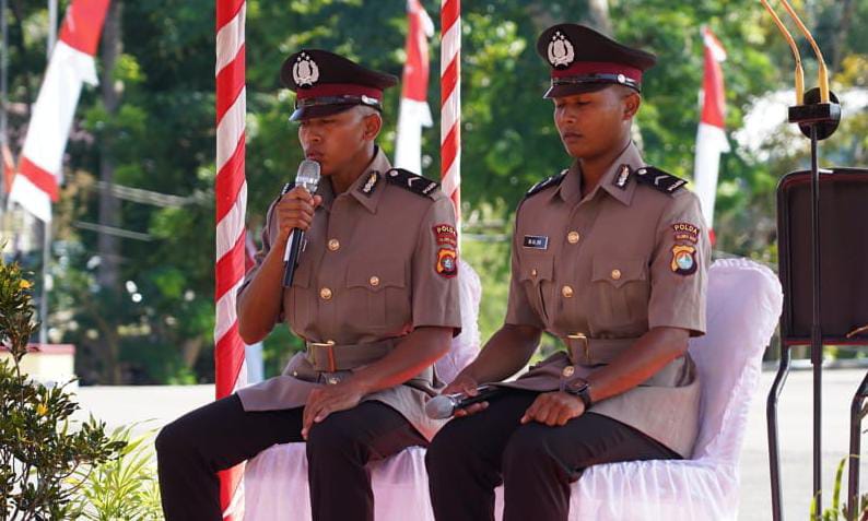 Dua Lulusan Diktukba Polri Polda Sulbar Sejuk Suasana Kelulusan dengan Lantunan Merdu Ayat suci Al-Qur’an dan Saritilawah