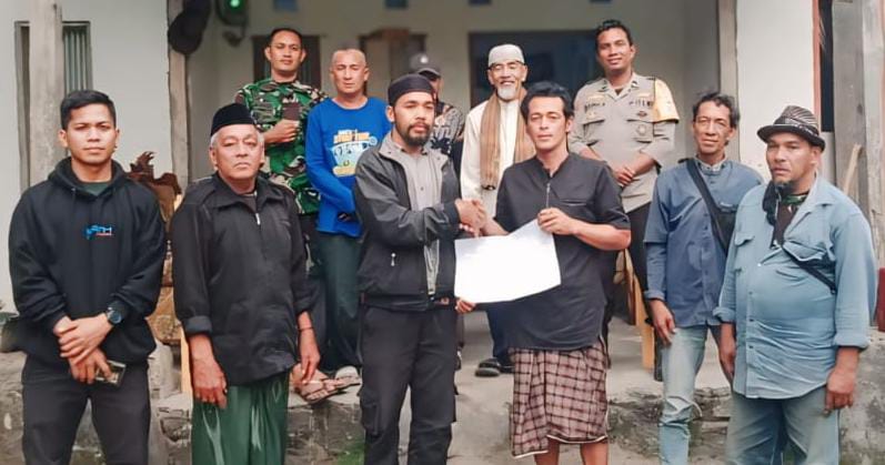 Bhabinkamtibmas Polsek Tapalang Selesaikan Potensi Konflik Sosial Antar Kampung Dengan Problem Solving