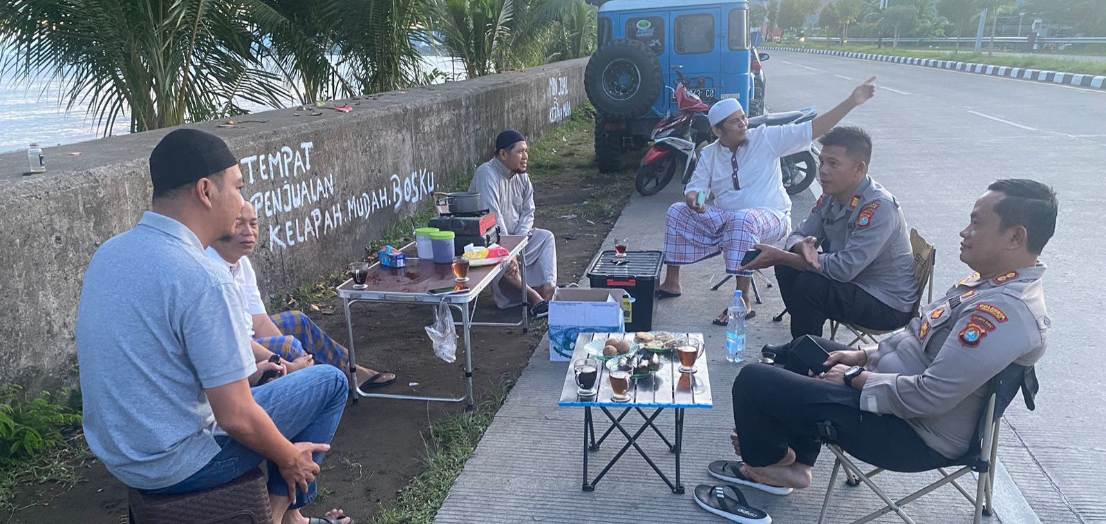 Program Jumat Curhat, Wakapolresta Mamuju Ngopi Bareng Komunitas JIP Manakarra