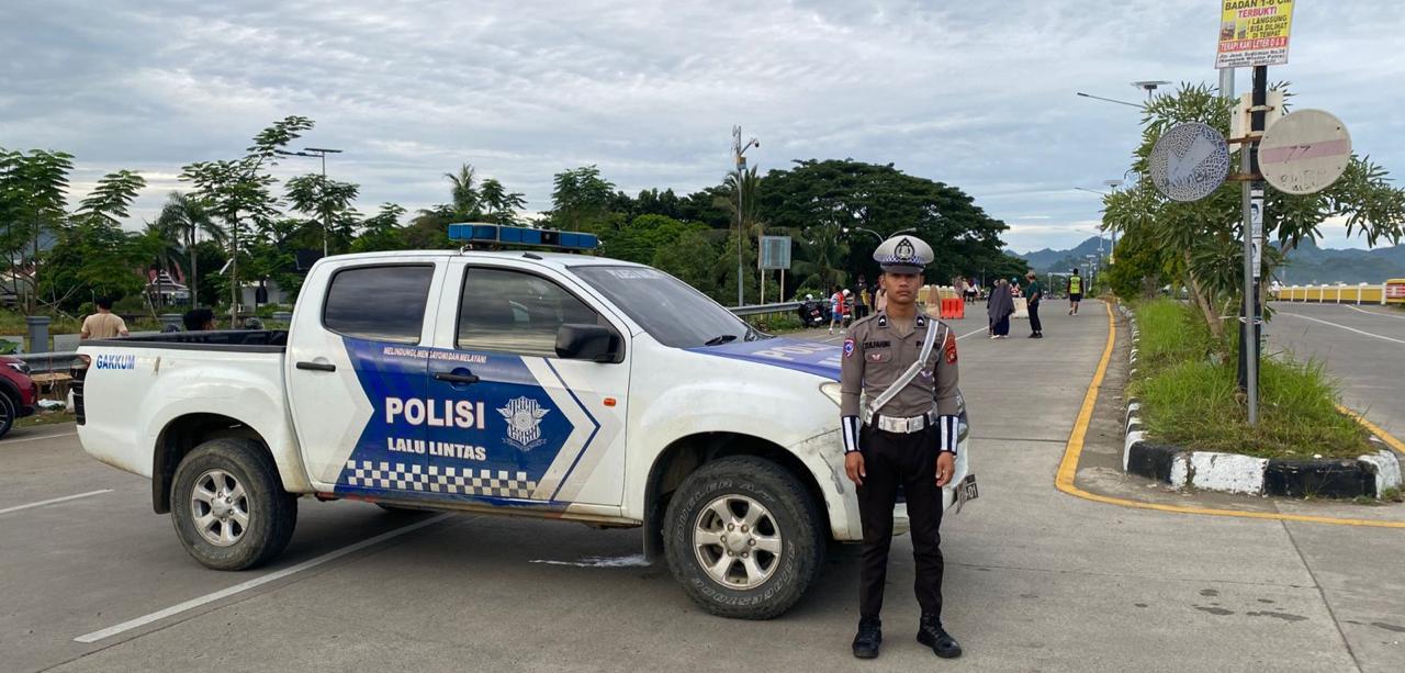 Personil Satlantas Polresta Mamuju Lakukan Pengamanan Jalur Car Free Day di Jalan Arteri Mamuju