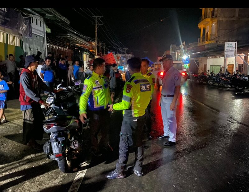 Lakalantas di Poros Tasiu, Polisi Olah TKP. Anak Pengemudi Grand Max Meninggal Dunia di Tempat Kejadian