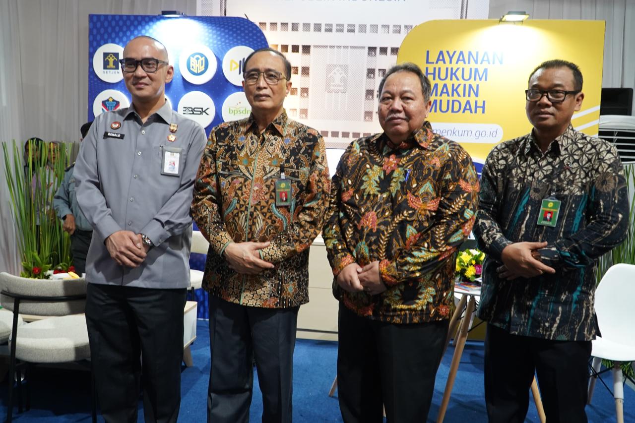 Tampil di Pameran Kampung Hukum 2025, Kemenkum Sosialisasikan Layanan Hukum dan Transformasi Organisasi