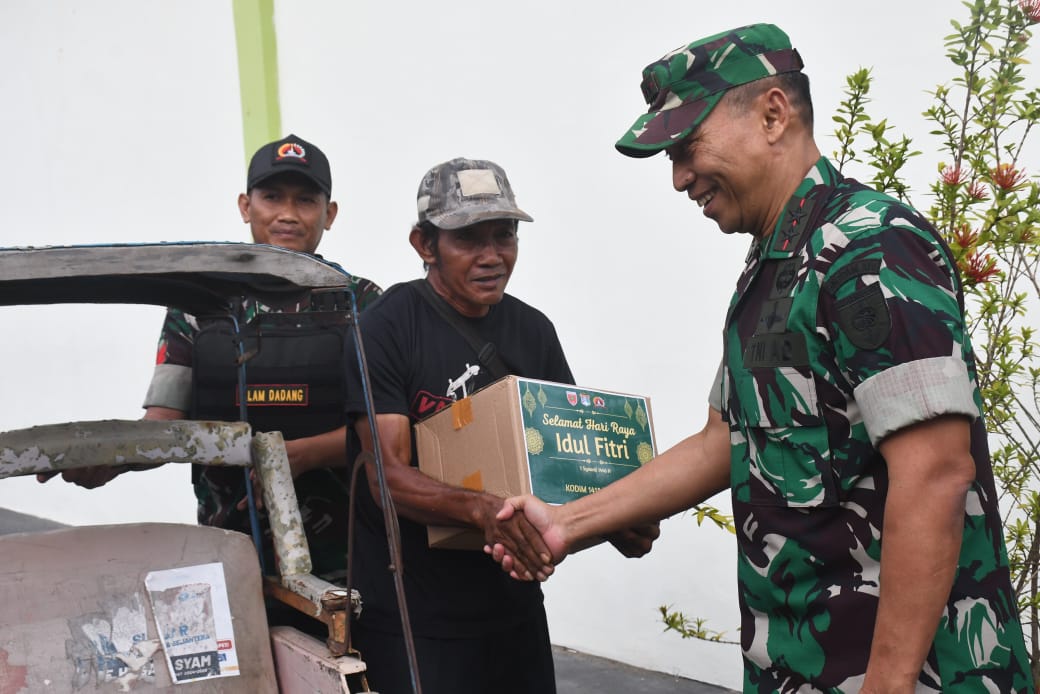 Kunjungi Kodim 1418/Mamuju, Pangdam XIV/Hasanuddin Gelar Baksos untuk Tukang Becak