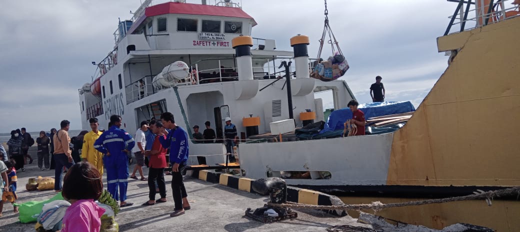 Usai Docking, KM. Entebe Express Kembali Berlayar, Kini Melayani Pulau Sabakatang
