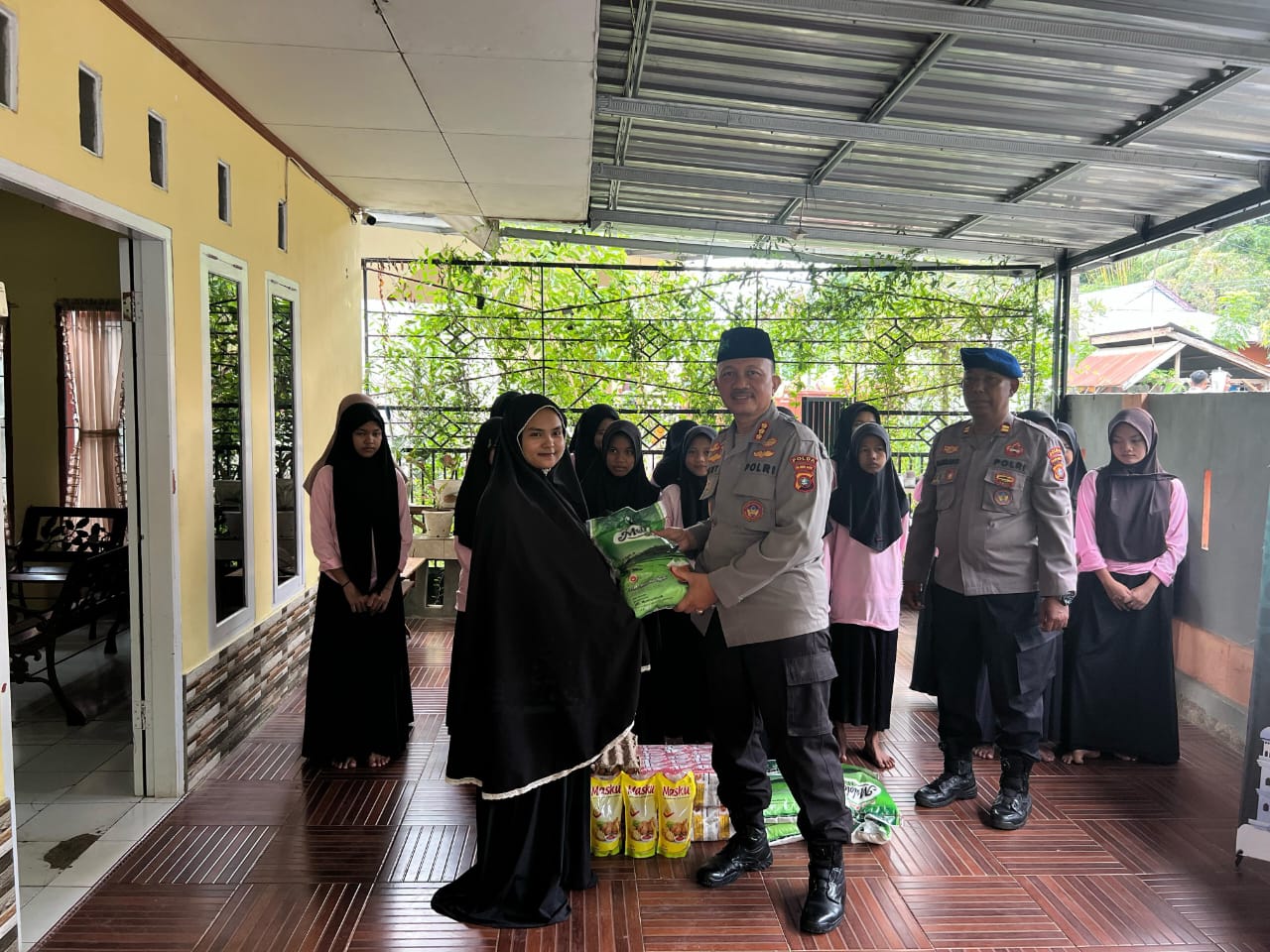 DitPolairud Polda Sulbar Tebar Kebaikan di Bulan Ramadan Kepada Anak Yatim dan Hafiz Quran