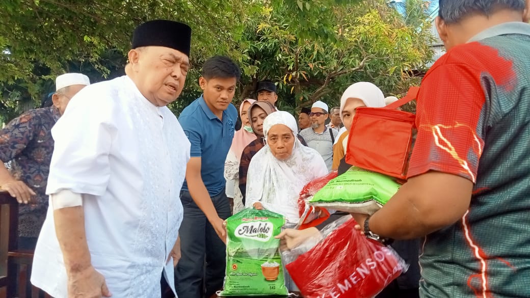 Wagub Sulbar Berikan Bantuan bagi Korban Kebakaran di Desa Karama Tinambung