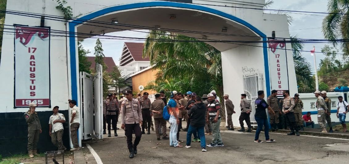 Lima Organisasi Mahasiswa Demo, Polresta Mamuju Lakukan Pengamanan dan Pengawalan di Setiap Titik Aksi