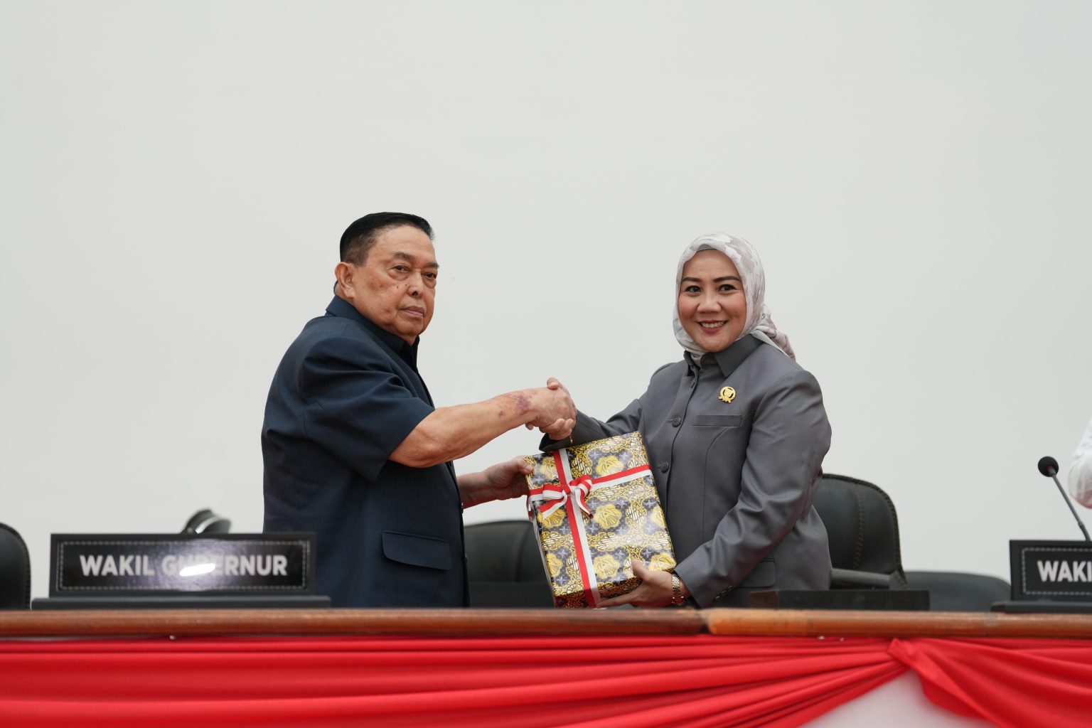 Wakil Ketua I DPRD Suraidah Suhardi, Terima LKPJ.Tahun 2024 dari Wagub Sulbar, Salim S. Mengga