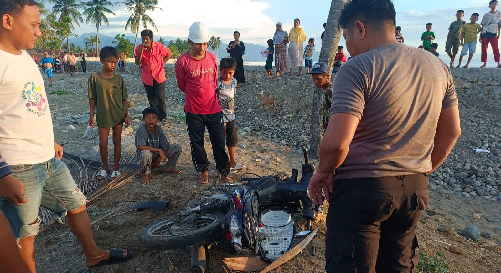 Menantu Pergoki Mertua Berzinah Saat Suaminya Melaut. Polisi Kejar Kedua Terduga Pelaku Perselingkuhan