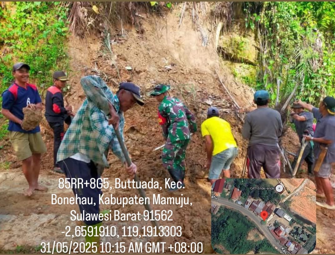 Babinsa Koramil 05/Kalumpang Bantu Bersihkan Tanah Longsor di Dusun Salubatta