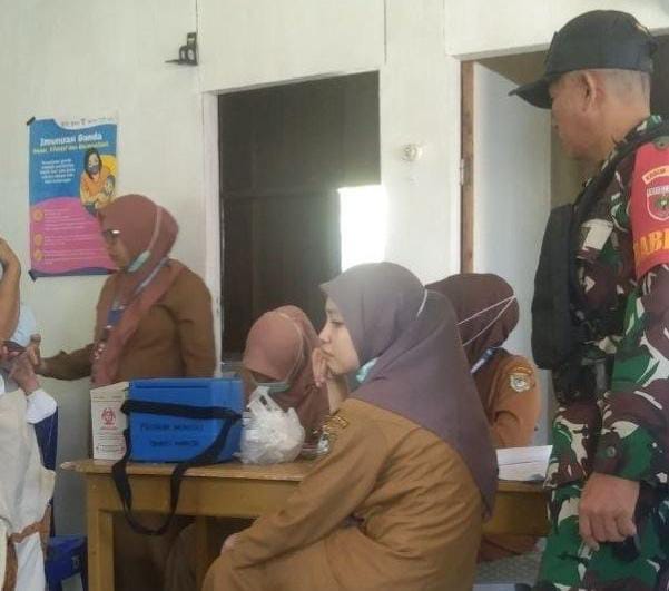 Babinsa Koramil 1418-03/Kalukku Gelar Komsos di Papalang