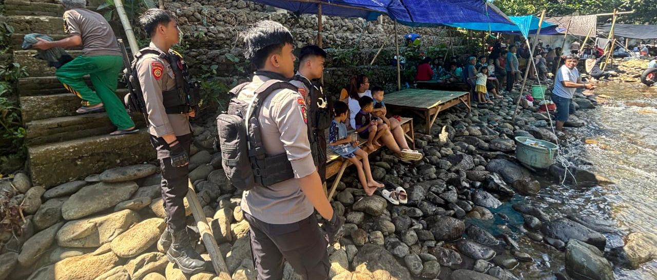 Antisipasi Gangguan Kamtibmas Saat Liburan Idul Adha 1446 H, Samapta Polresta Mamuju Patroli Dialogis di Tempat Wisata