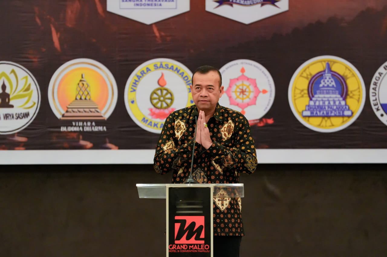 Perkokoh Kerukunan Antar Umat Beragama, Kapolda Sulbar Hadiri Sannipata Waisak