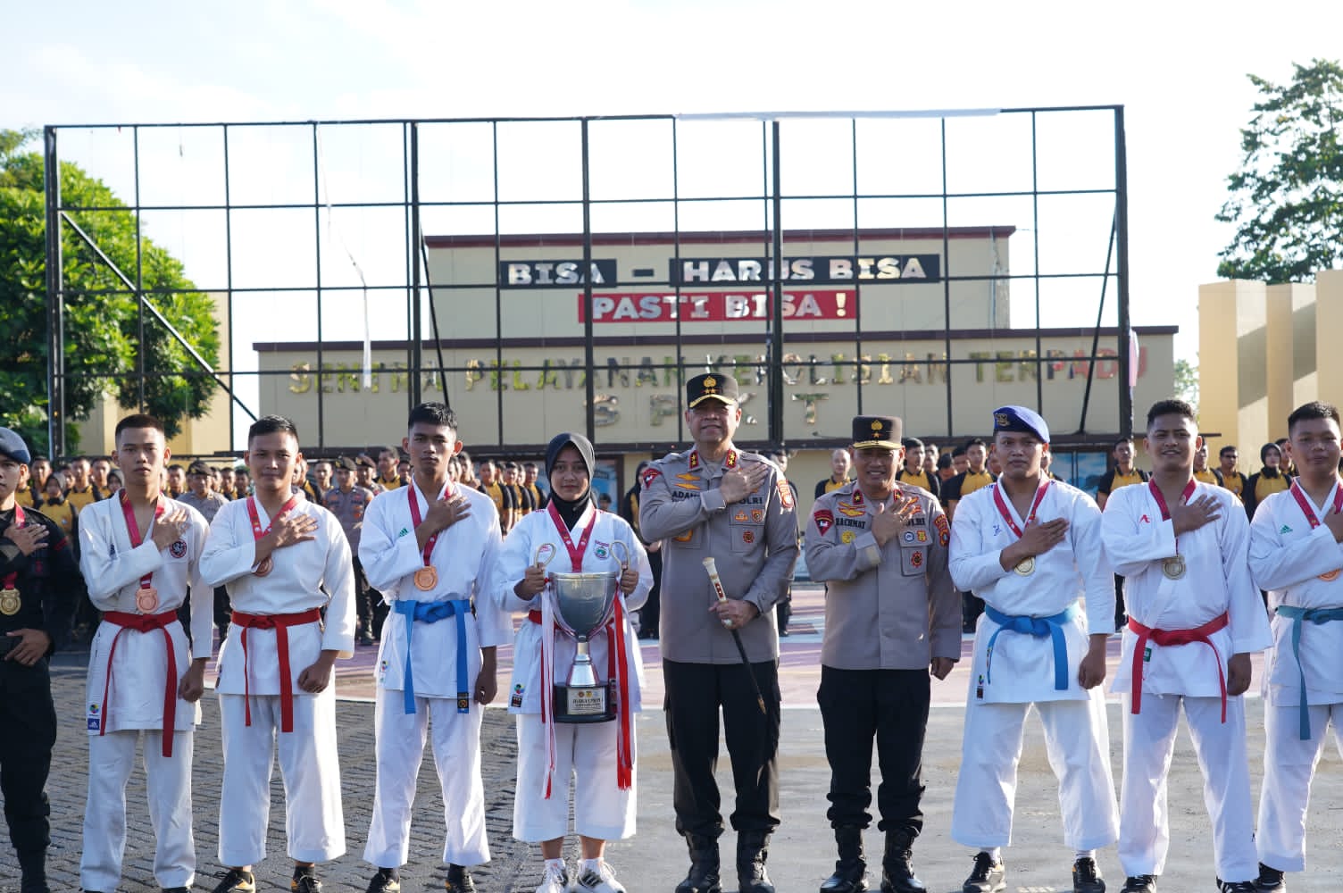 Gondol Juara Umum di Kejuaraan Tingkat Nasional, Kapolda Beri Apresiasi Kepada Tim Karate Polda Sulbar