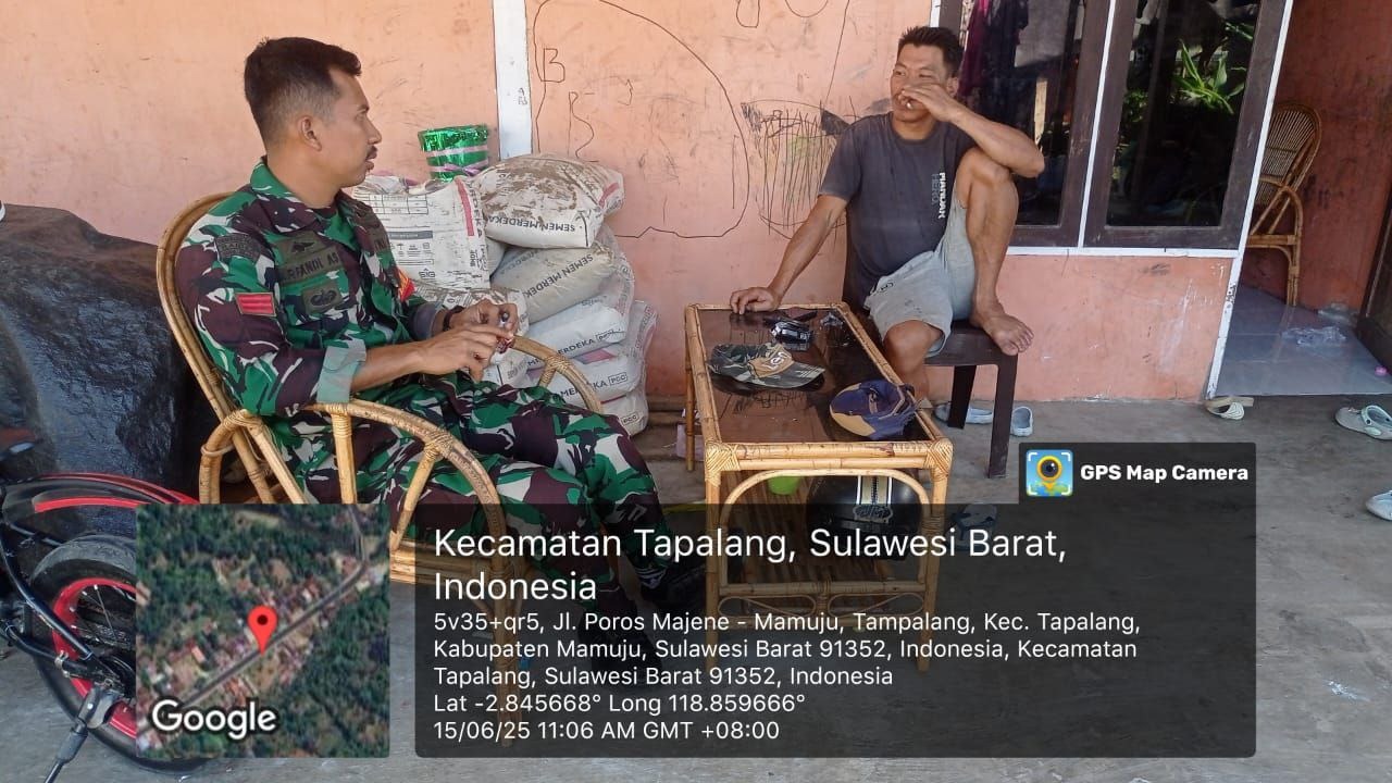 Babinsa Koramil 1418-02/Tapalang Laksanakan Puldata dan Ajak Warga Jaga Kebersihan Lingkungan