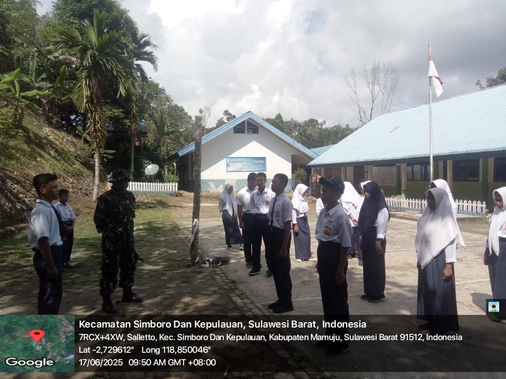 Babinsa Koramil 1418-01/Mamuju Latih PBB di SMP Saletto