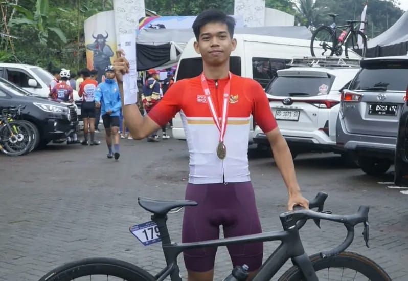 HarumTaklukkan Provinsi Lain Muhammad Yahya Usman Harumkan Nama Sulbar di Kejurnas Balap Sepeda 2025