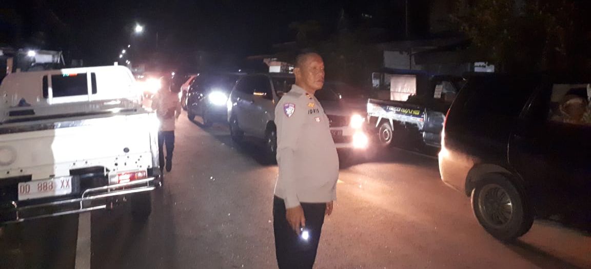 Resepsi Pernikahan Hadirkan Artis KDI Macetkan Jalan. Polisi Turun Tangan Atur Lalulintas