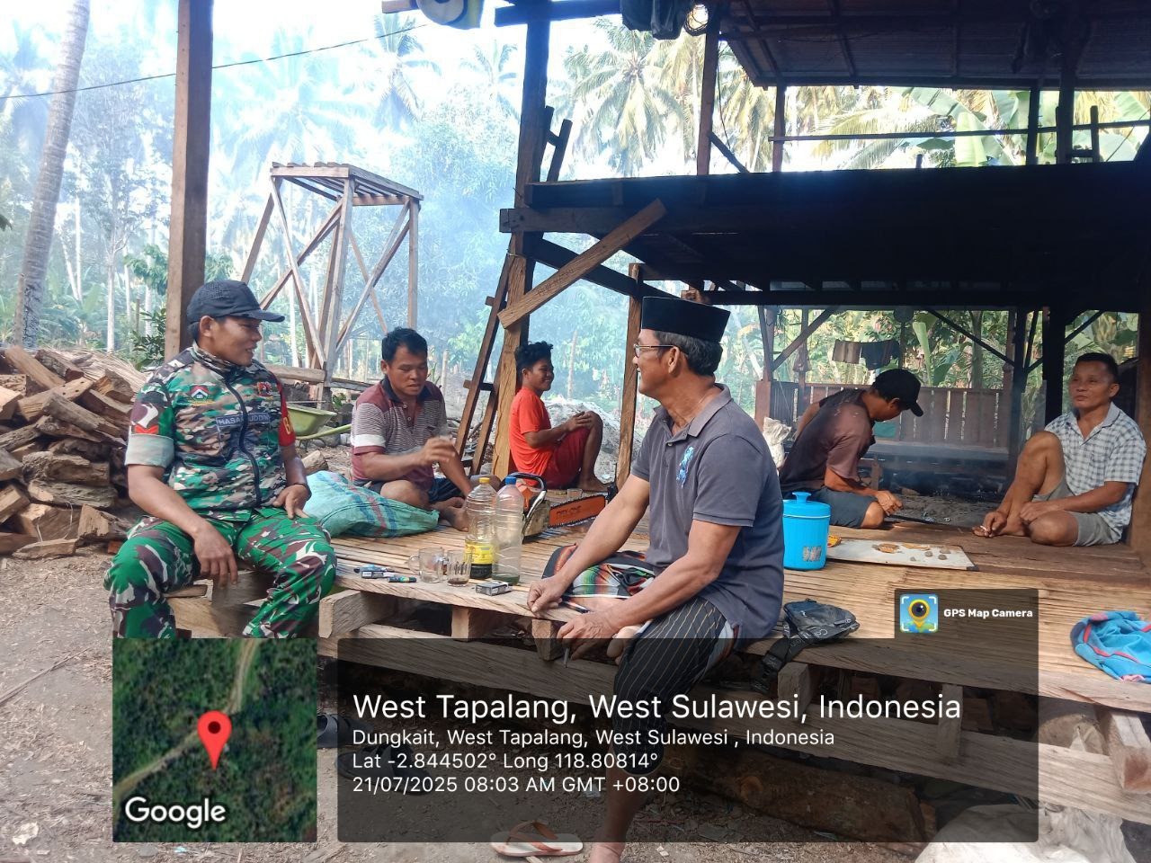 Babinsa Koramil 1418-02/Tapalang Gencarkan Puldata dan Edukasi Kebersihan Lingkungan