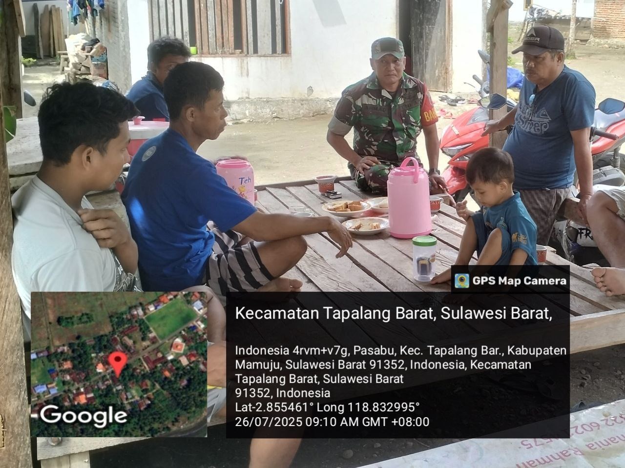 Babinsa Tapalang Laksanakan Puldata, Sekaligus Ajak Warga Jaga Kebersihan Lingkungan