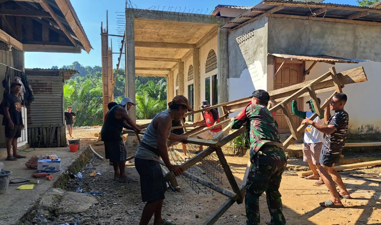Wujud Kepedulian TNI, TMMD ke-125 Rehab MCK Masjid Al-Barokah Desa Saloadak