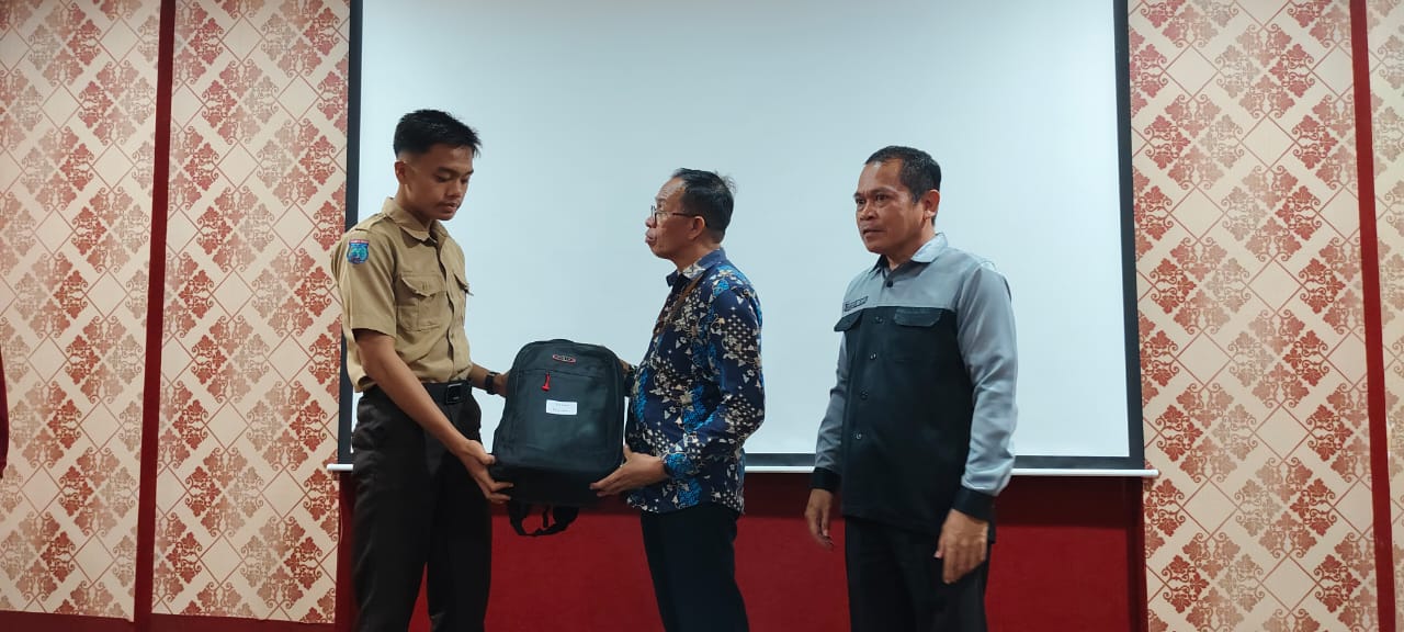 Pemprov Sulbar Komitmen Tingkatkan Kualitas Pendidikan Melalui Bantuan dan Pengembangan Guru