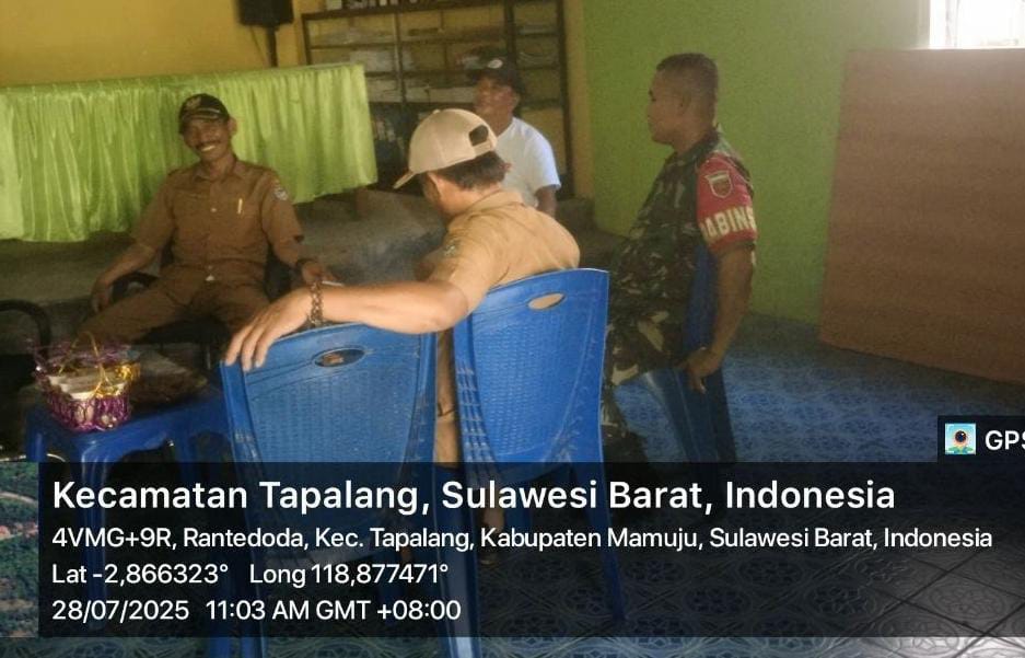 Babinsa Koramil Tapalang Laksanakan Puldata Sekaligus Ajak Warga Jaga Kebersihan