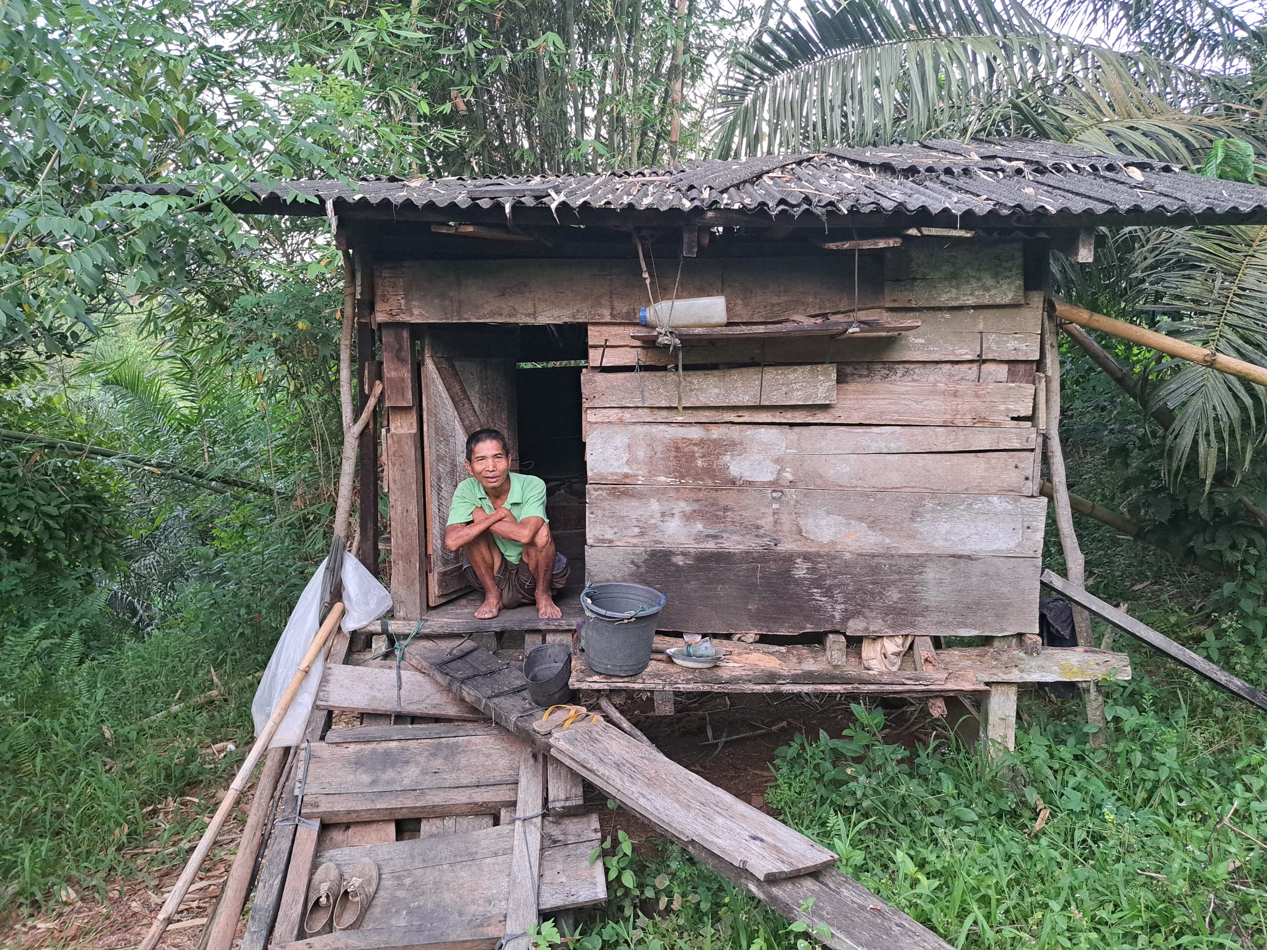 Semangat Gotong Royong Menjadi Roh Utama TMMD ke-125 Kodim 1418/Mamuju Bangun RTLH