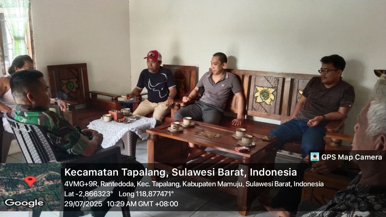 Perkuat Sinergi TNI dan Masyarakat, Babinsa Koramil 1418-02/Tapalang Laksanakan Puldata di wilayah