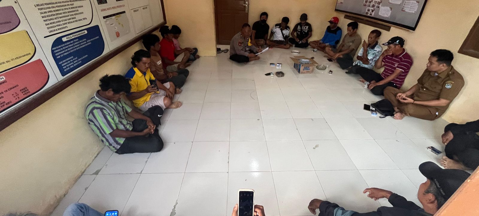 Kapolsek Tommo Lakukan Mediasi Sengketa Tanah Antar Warga Desa Campaloga