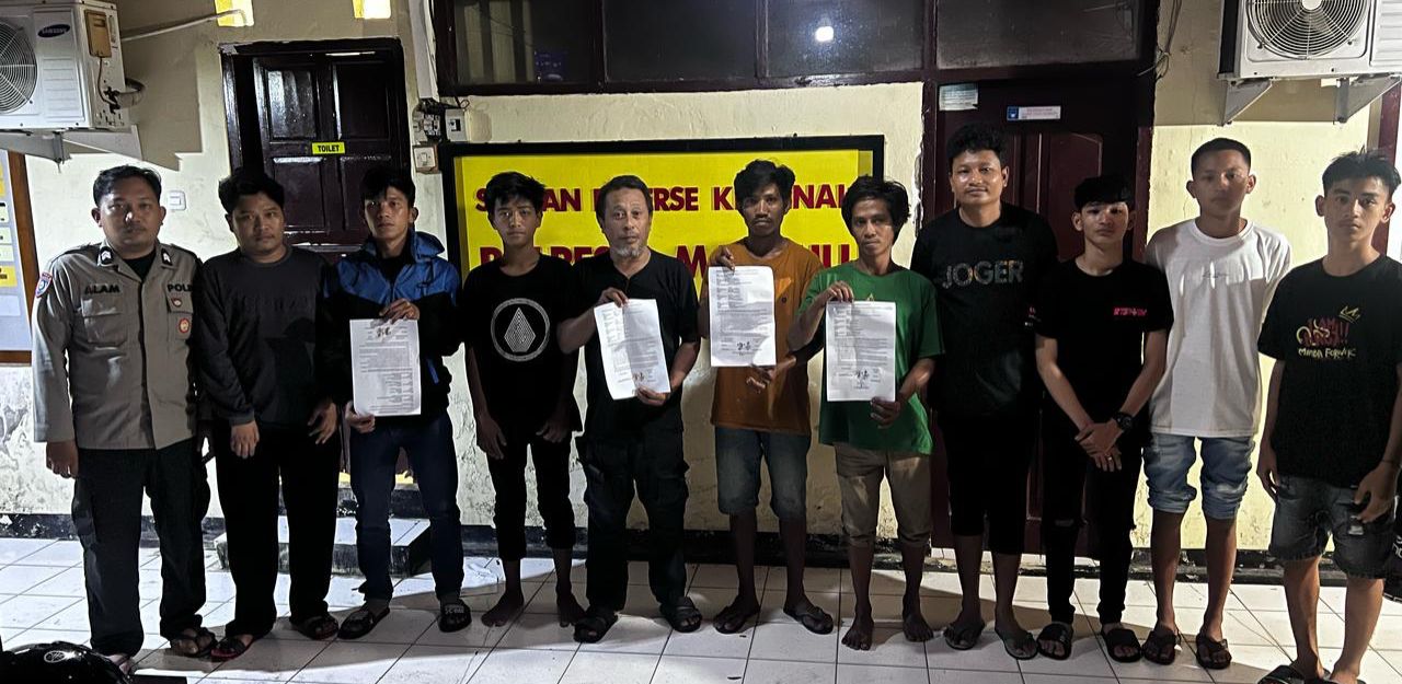 Polresta Mamuju Fasilitasi RJ Kasus Pengrusakan Rumah di BTN Griya Cahaya Masannang. Pelaku Janji Ganti Rugi Kerusakan