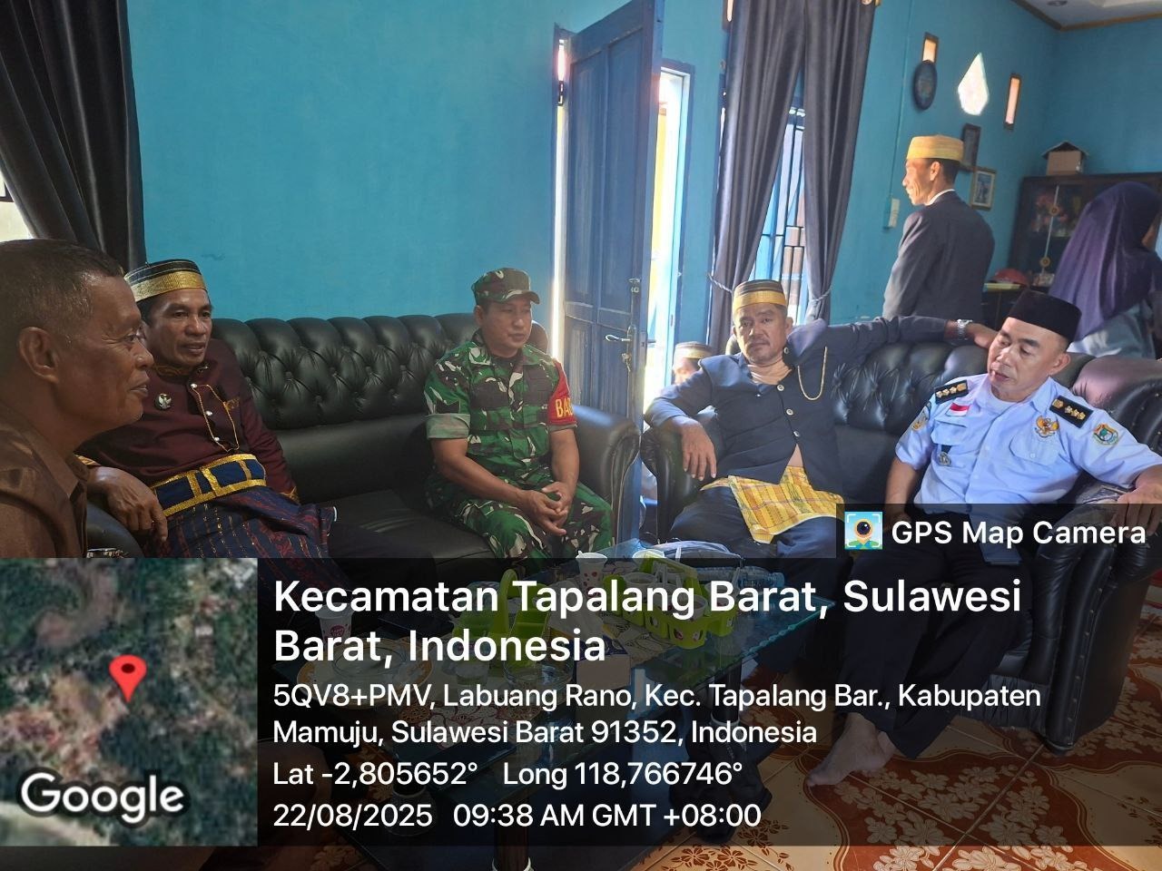 Babinsa Koramil 1418-02 Tapalang Ajak Warga Jaga Kebersihan Lingkungan