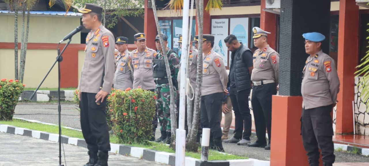 Kapolresta Mamuju Pimpin Apel Pengamanan Aksi Unras di Beberapa Titik dalam Kota Mamuju