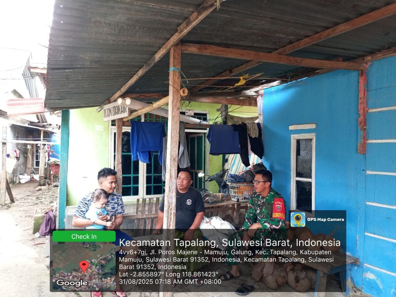 Babinsa Koramil 1418-02/Tapalang Terus Lakukan Pembaruan Data Wilayah Serta Jalin Kedekatan dengan Warga
