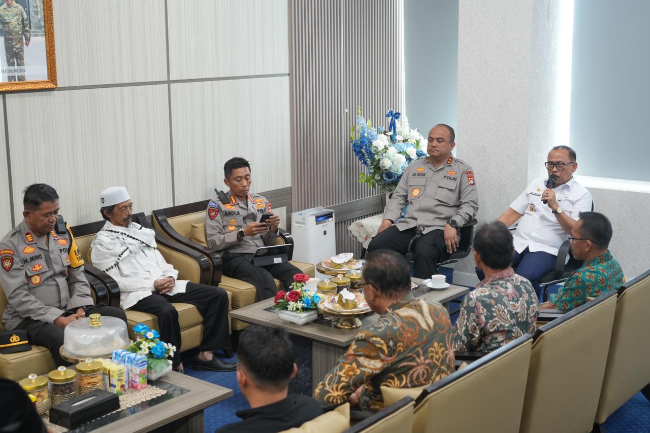 Gubernur Suhardi Duka Fasilitasi Mediasi Konflik Warga Kuridi dan Kasambang, Kapolda Hadirkan Solusi Damai