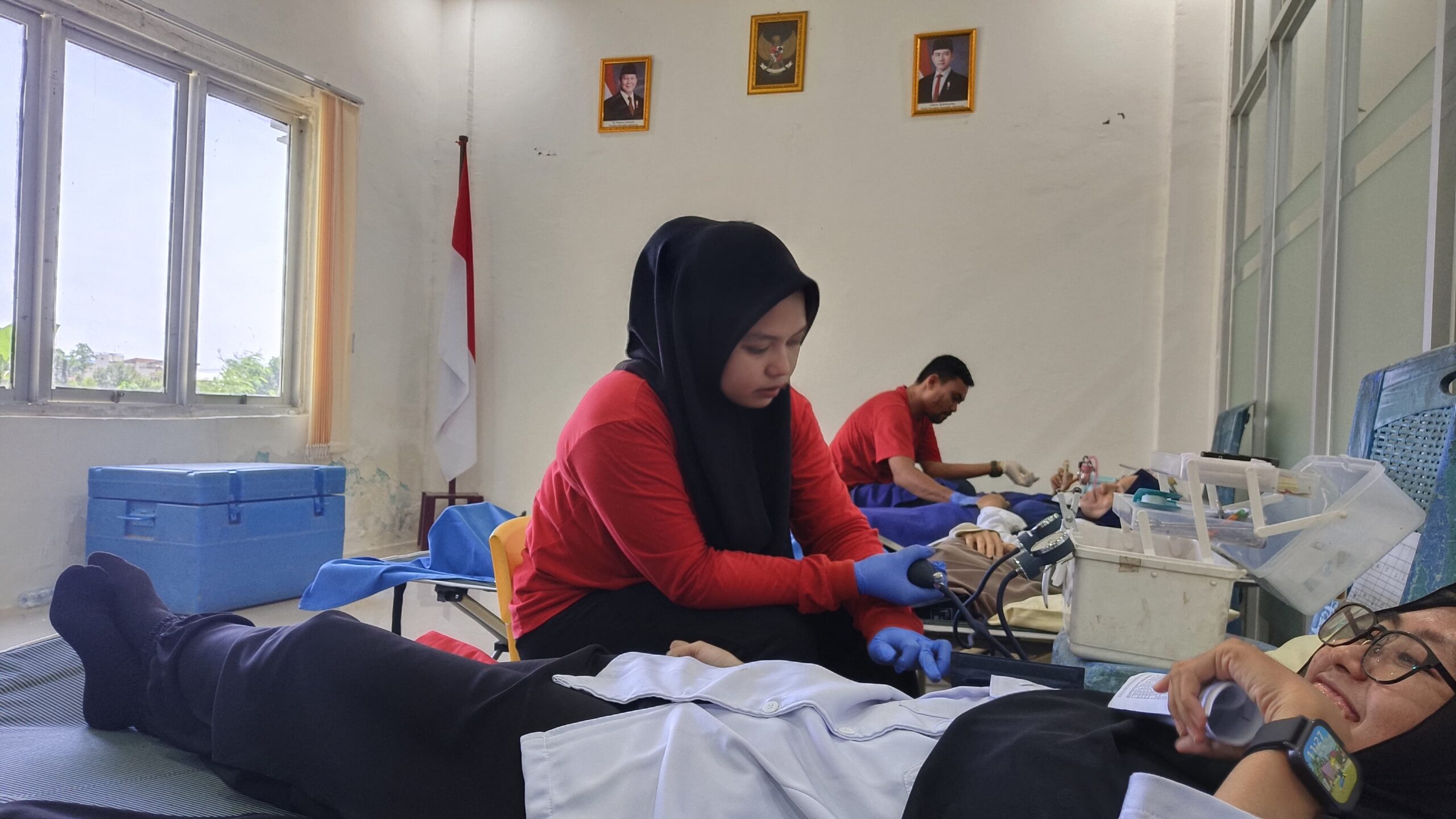 Sambut Ultah ke 80, RRI Mamuju Gelar Baksos Donor Darah. Warga Antusias Donorkan Darah