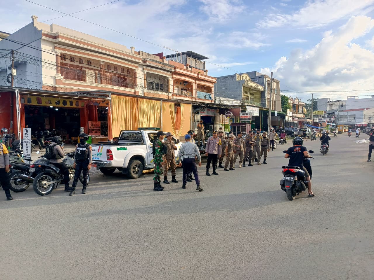 Jaga Kamtibmas Kota Mamuju, TNI- Polri, Satpol PP dan Dishub Patroli Gabungan