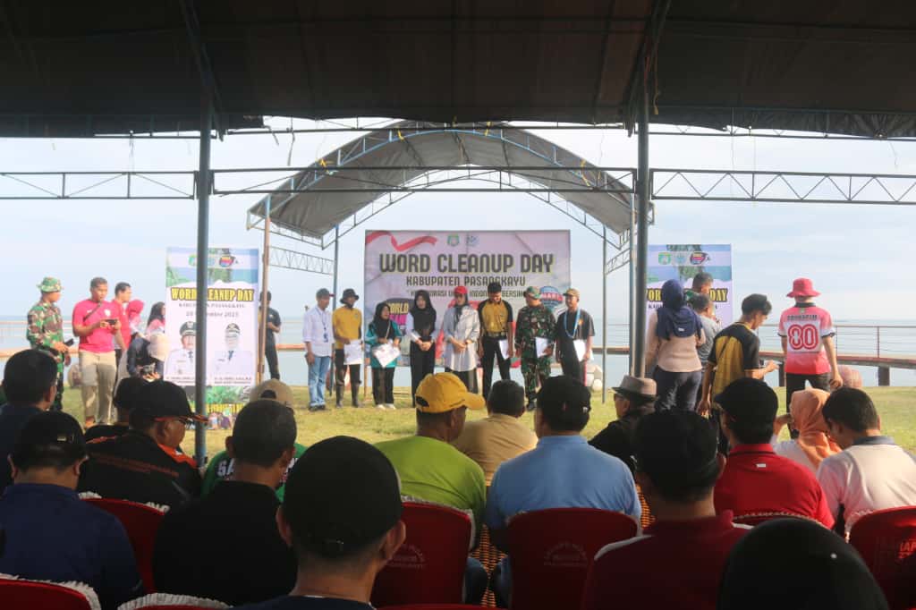 Lewat World Cleanup Day 2025, Wabup Herny Kuatkan Komitmen Kebersian Lingkungan
