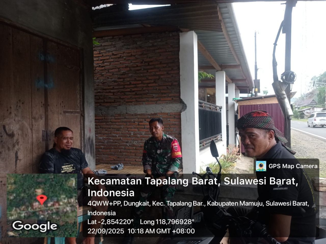 Babinsa Koramil 1418-02/Tapalang Tingkatkan Komunikasi di Wilayah Binaan