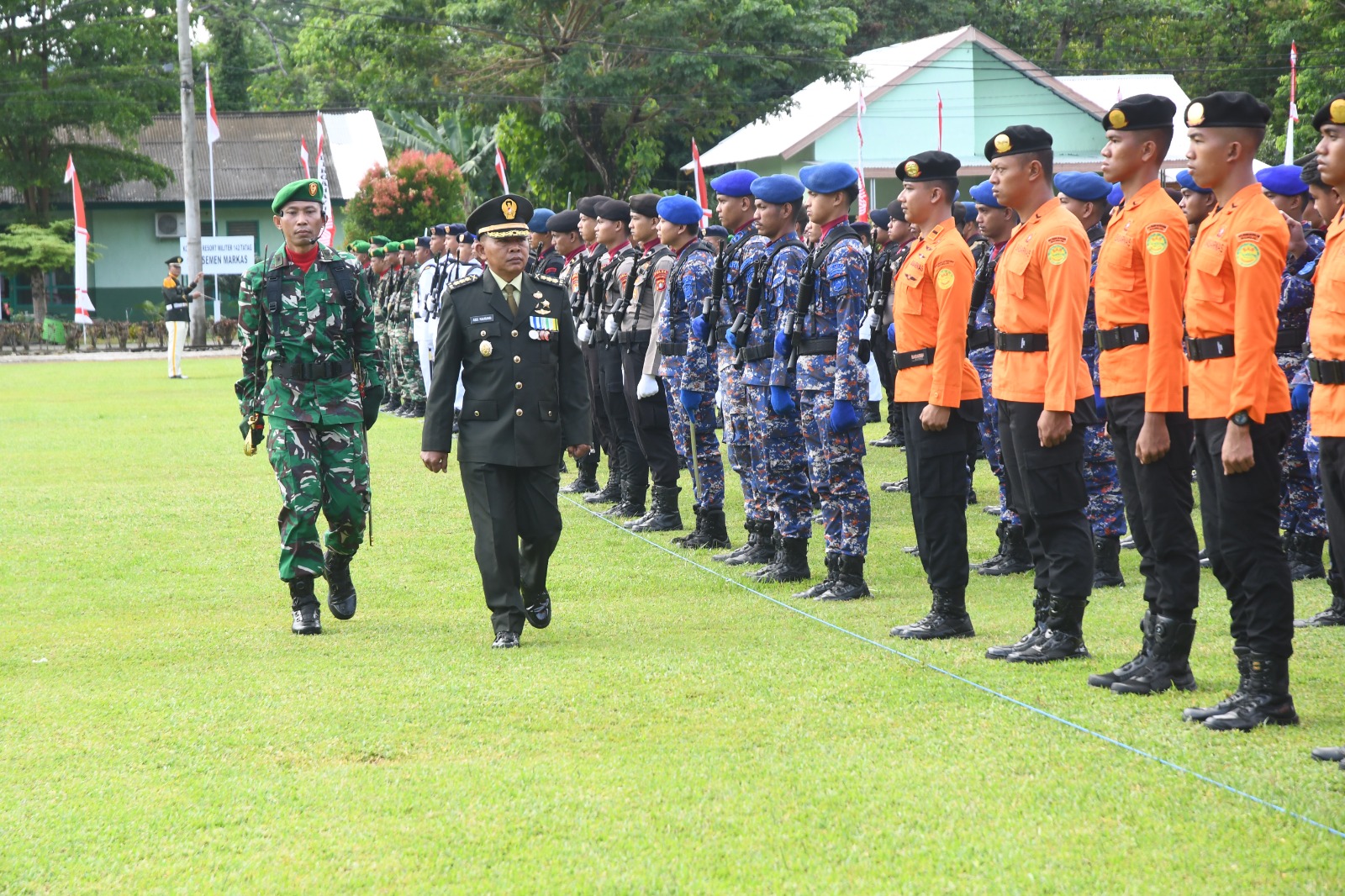 Upacara HUT ke-80 TNI di Makorem 142/Tatag, Momentum Perkokoh Sinergitas dengan Rakyat