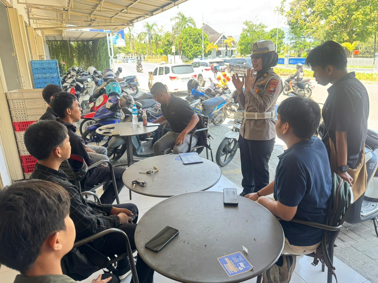 Target Zero Kecelakaan, Polresta Mamuju Turun ke Jalan Imbau Ojol dan Warga Tertib Lantas