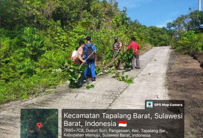 Babinsa Koramil 1418-02/Tapalang Ajak Warga Desa Ahu Jaga Kebersihan Lingkungan