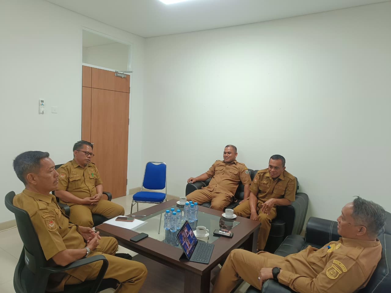 Rapat Perdana Pejabat Eselon III, Sekretariat DPRD Sulbar, Harap Sinergitas Lebih Ditingkatkan