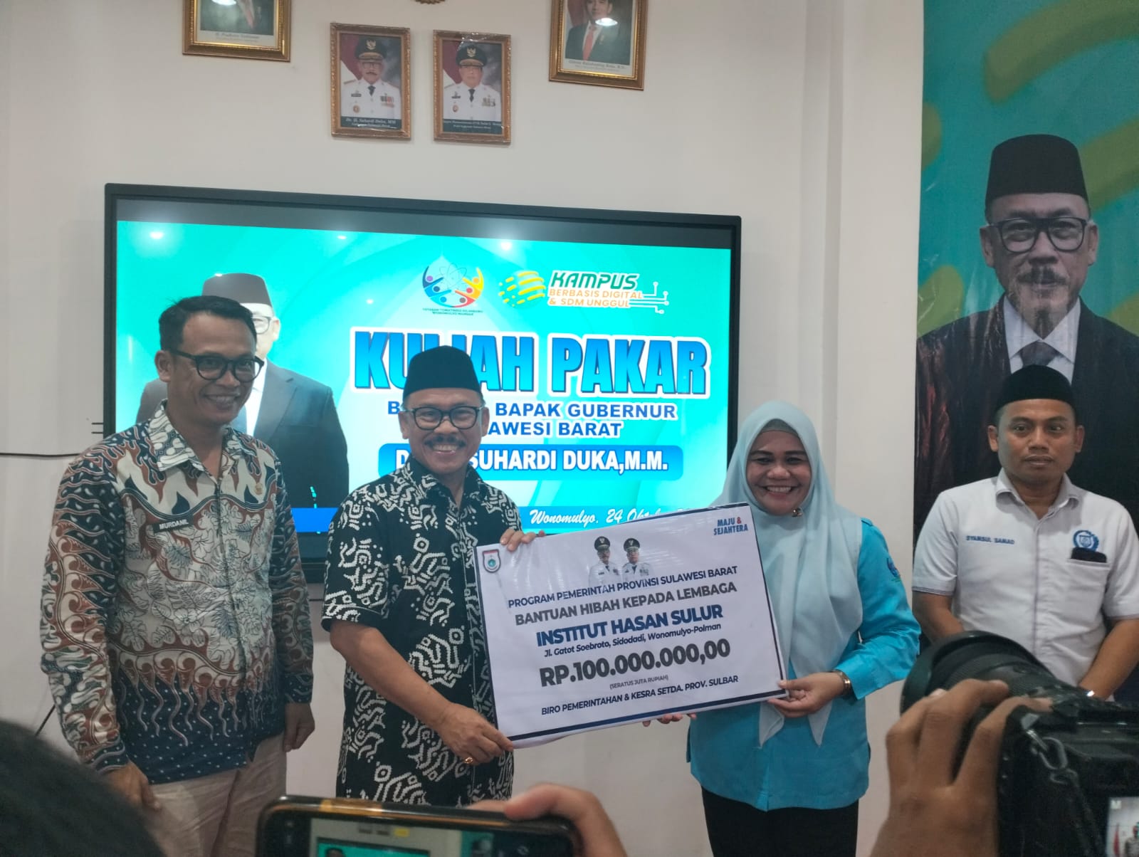 Dukung Dunia Pendidikan, Gubernur SDK Bantu Institut Hasan Sulur Rp100 Juta