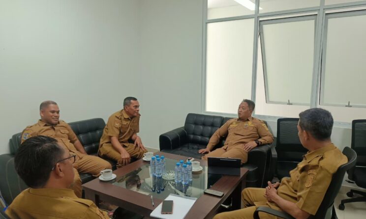 Rapat Perdana Pejabat Eselon III Sekretariat DPRD Sulbar, Arianto Harap Sinergitas Lebih Ditingkatkan